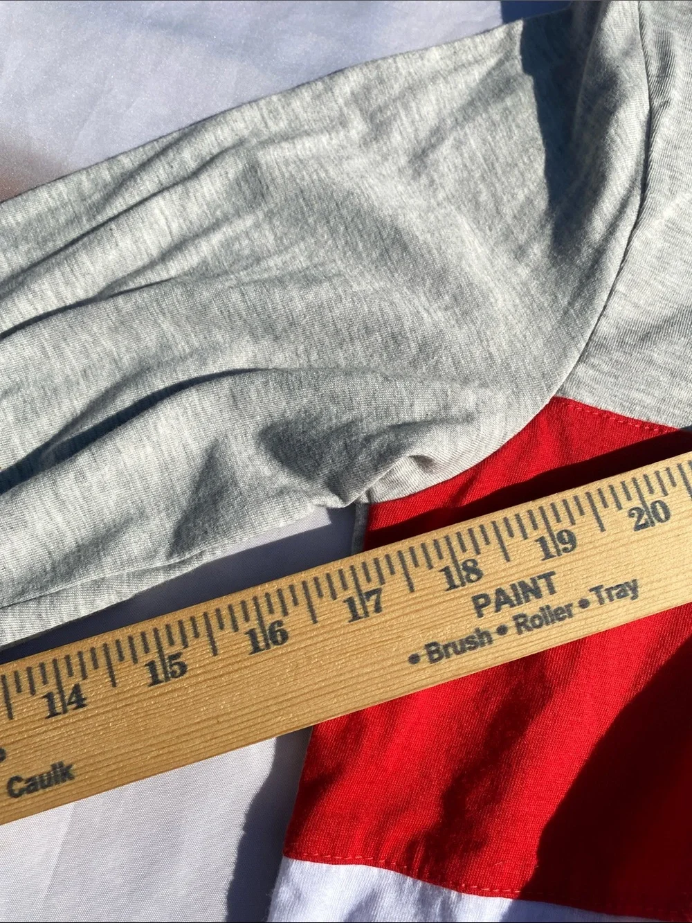 Levi's Kid's XL (13-15 YOld) Long Sleeve Colorblock Graphic Tee - Gray/Red/White